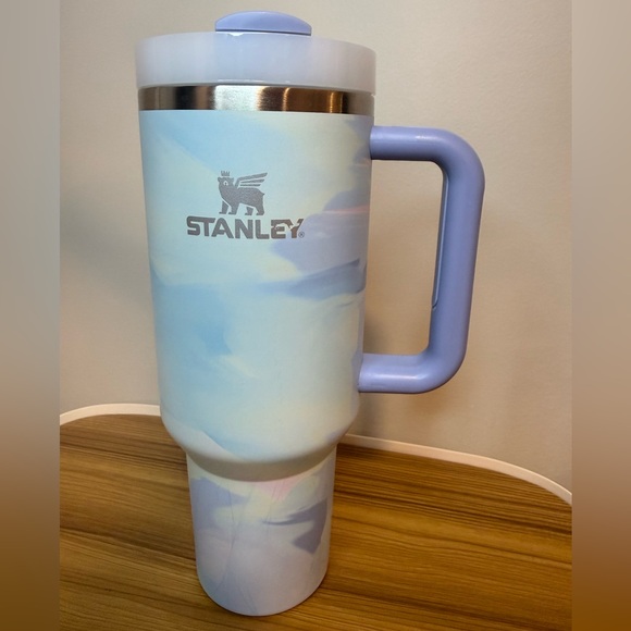 Stanley Quencher 40 oz Tumbler w/ Handle - Blue Peony Swirl - Picture 1 of 7